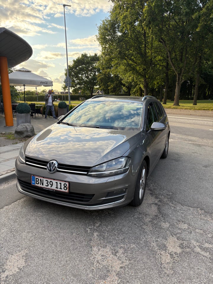 VW Golf VII 2,0 TDi 150 Highline Variant DSG BMT 5d