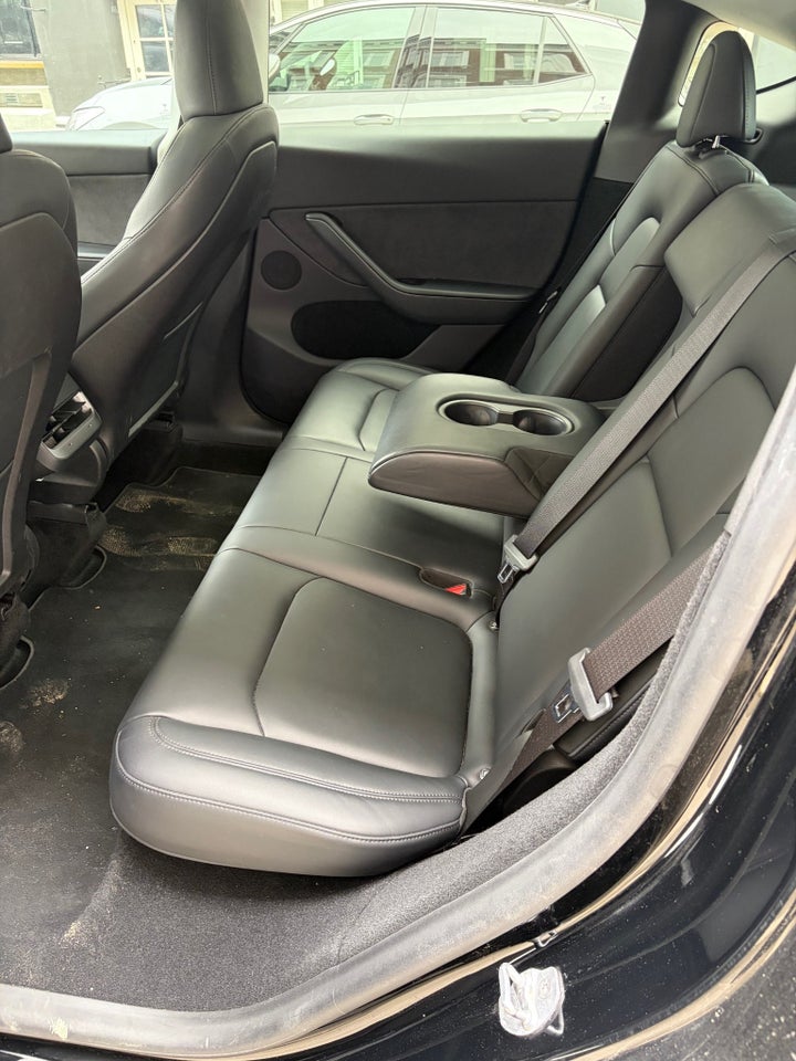 Tesla Model Y Long Range AWD 5d