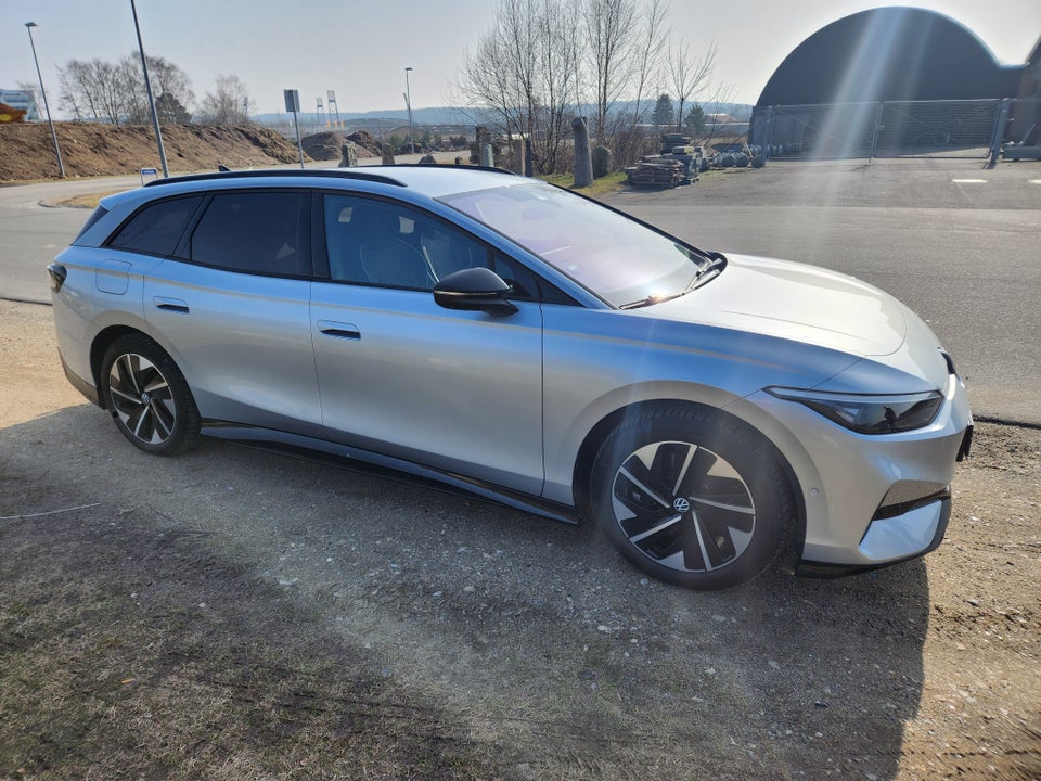 VW ID.7 77 Style+ Tourer 5d