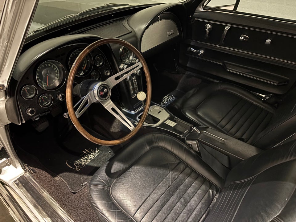 Chevrolet Corvette Stingray 2d