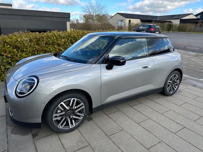 MINI Cooper E  Classic Trim L 3d