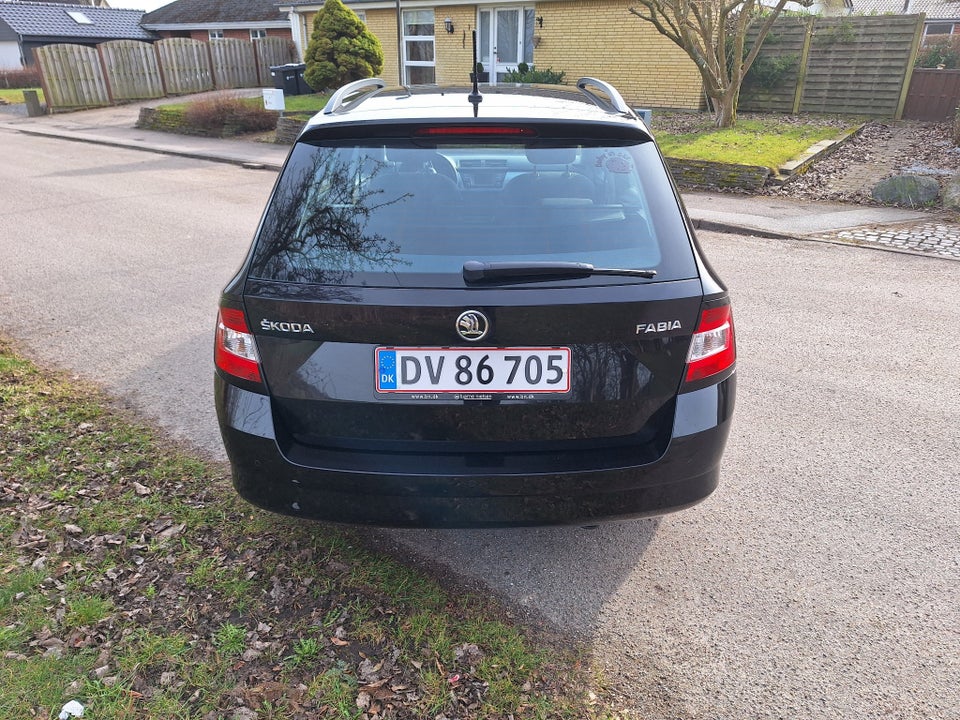 Skoda Fabia 1,0 TSi 110 Ambition Combi DSG 5d