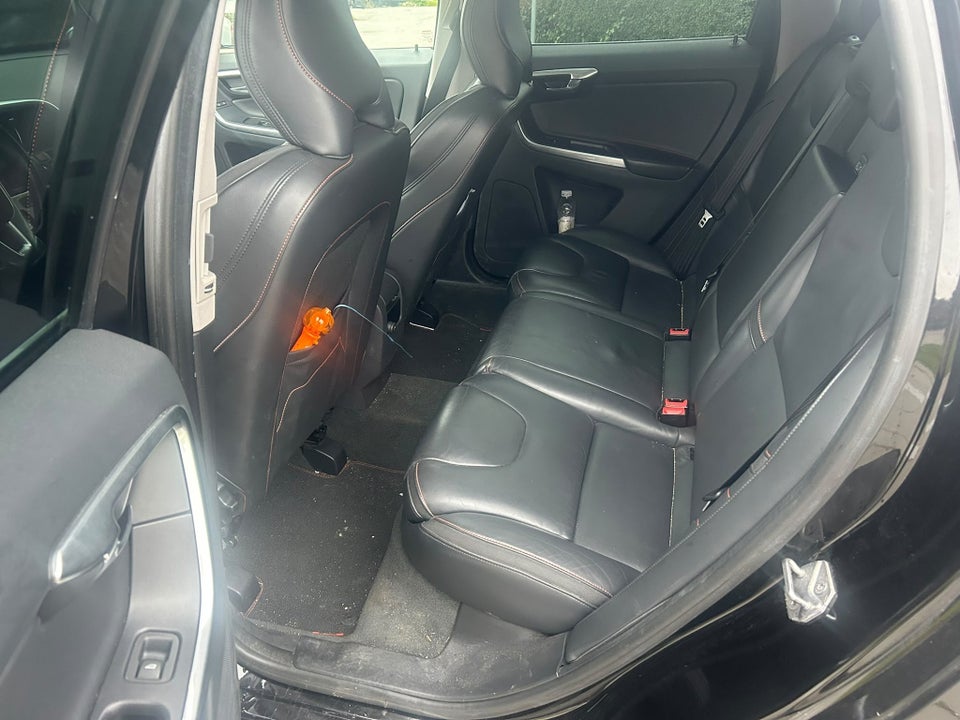 Volvo XC60 2,4 D4 190 Ocean Race aut. AWD 5d