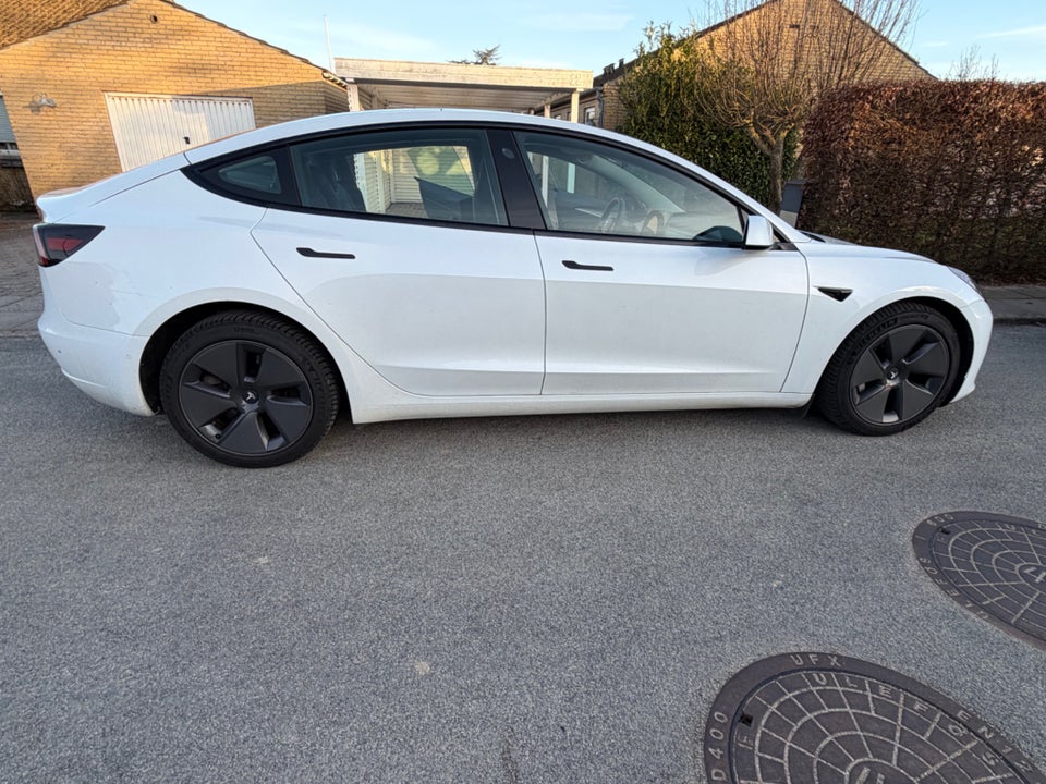 Tesla Model 3 Long Range AWD 4d