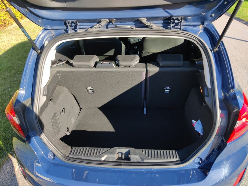 Ford Fiesta 1,1 Titanium 5d