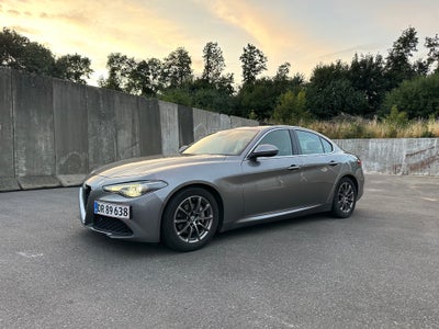 Alfa Romeo Giulia 2,2 JTD 180 Super aut. 4d