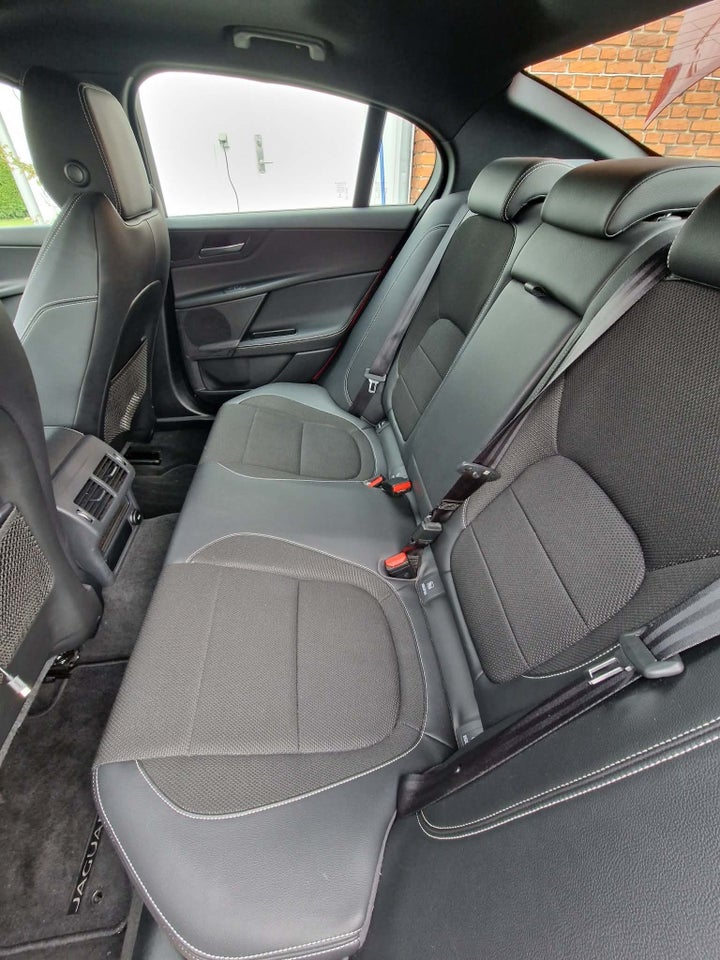 Jaguar XE 2,0 D180 R-Sport aut. 4d