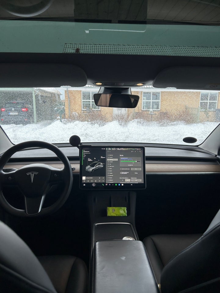 Tesla Model 3 Standard Range+ RWD 4d