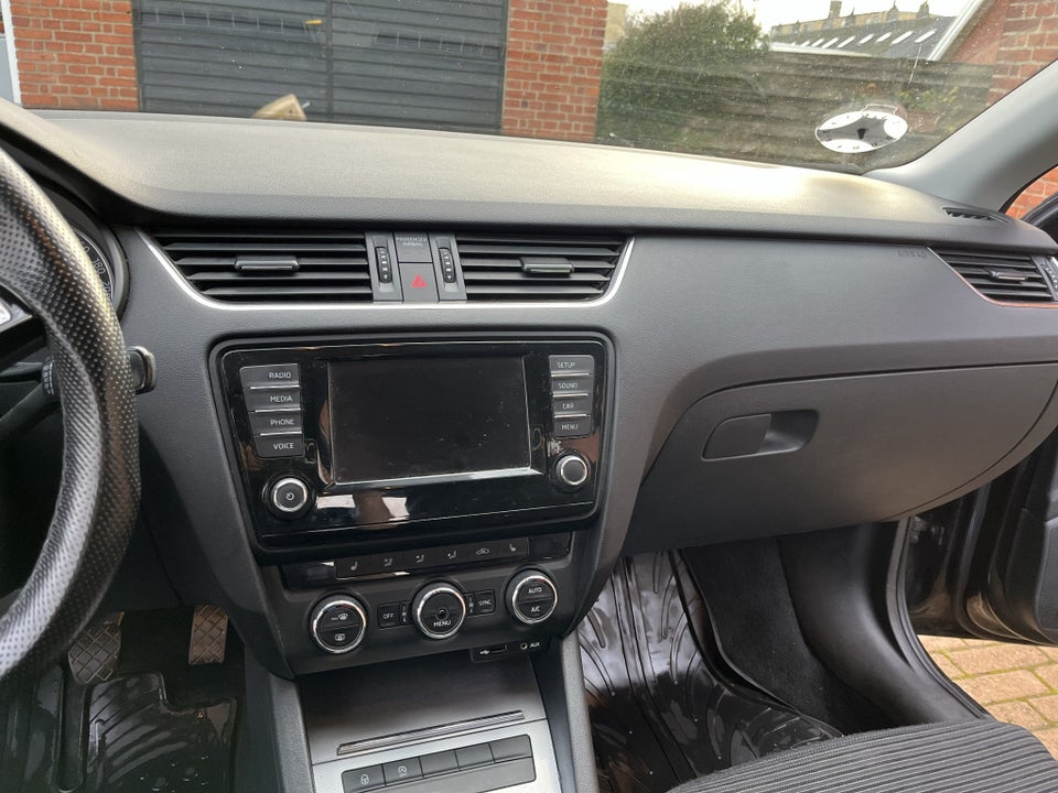 Skoda Octavia 1,2 TSi 110 Tour de France 5d