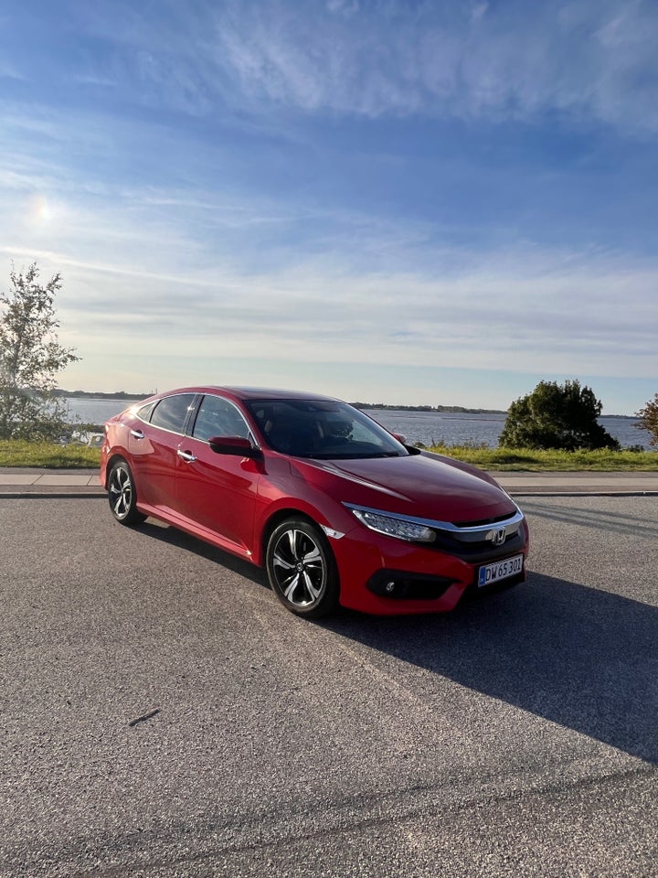 Honda Civic 1,5 VTEC Turbo Executive CVT 4d