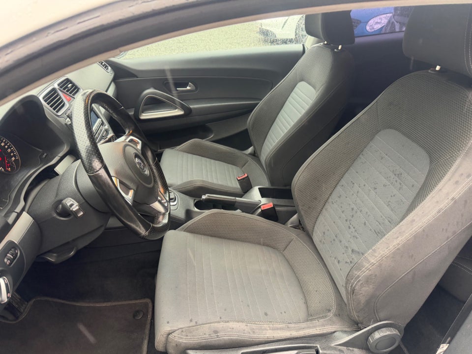 VW Scirocco 2,0 TDi 140 Sport DSG 3d