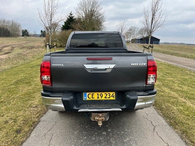 Toyota HiLux 2,4 D-4D 150 T4 Db.Kab aut. 4x4 4d