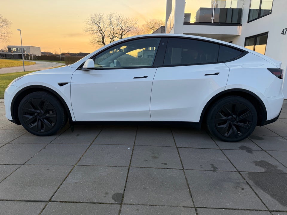 Tesla Model Y Long Range AWD 5d