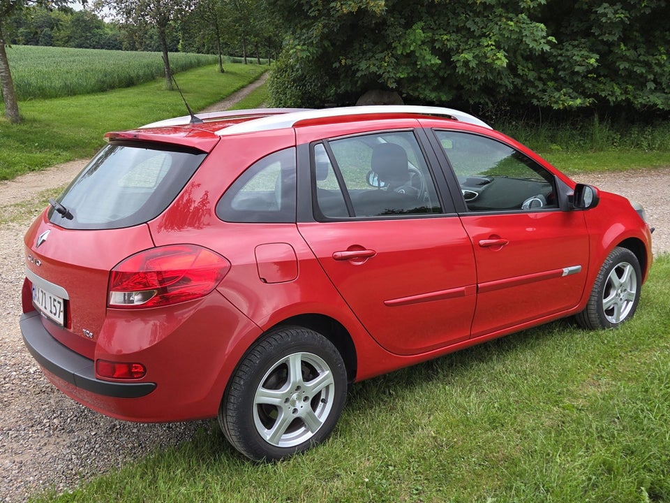 Renault Clio III 1,2 16V TCe Expression Sport Tourer 5d