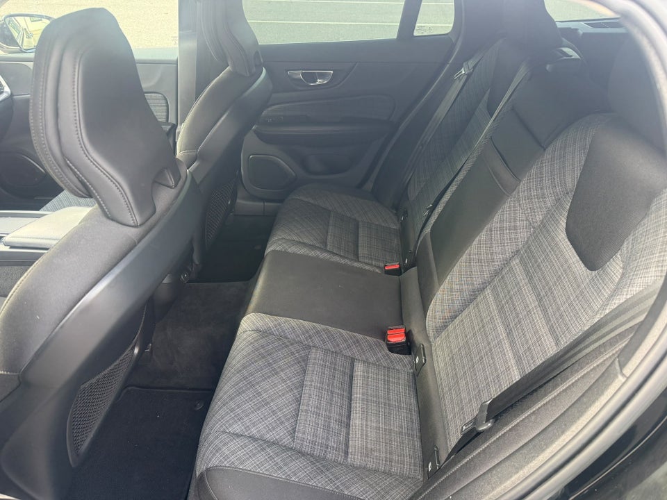 Volvo V60 2,0 B4 197 Core aut. 5d