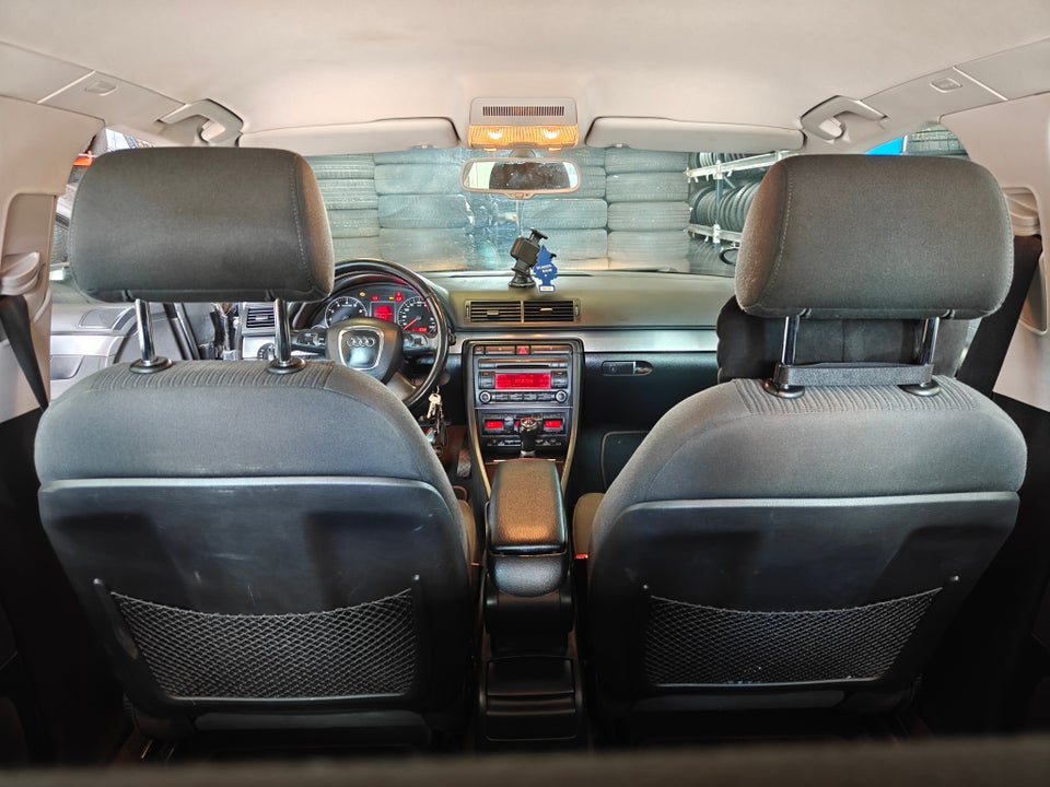 Audi A4 2,0 S-line Avant 5d