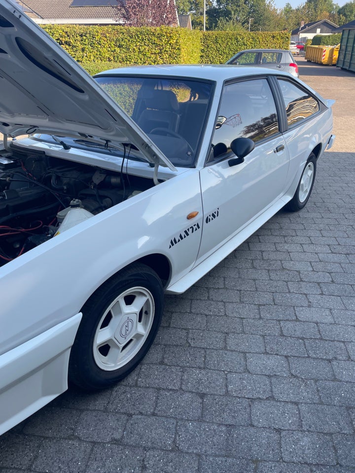 Opel Manta 2,0 GSi 3d