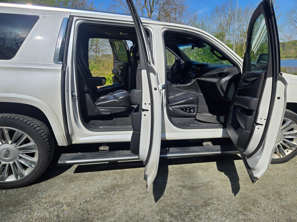 Cadillac Escalade 6,2 V8 ESV Platinum aut. 7prs 5d