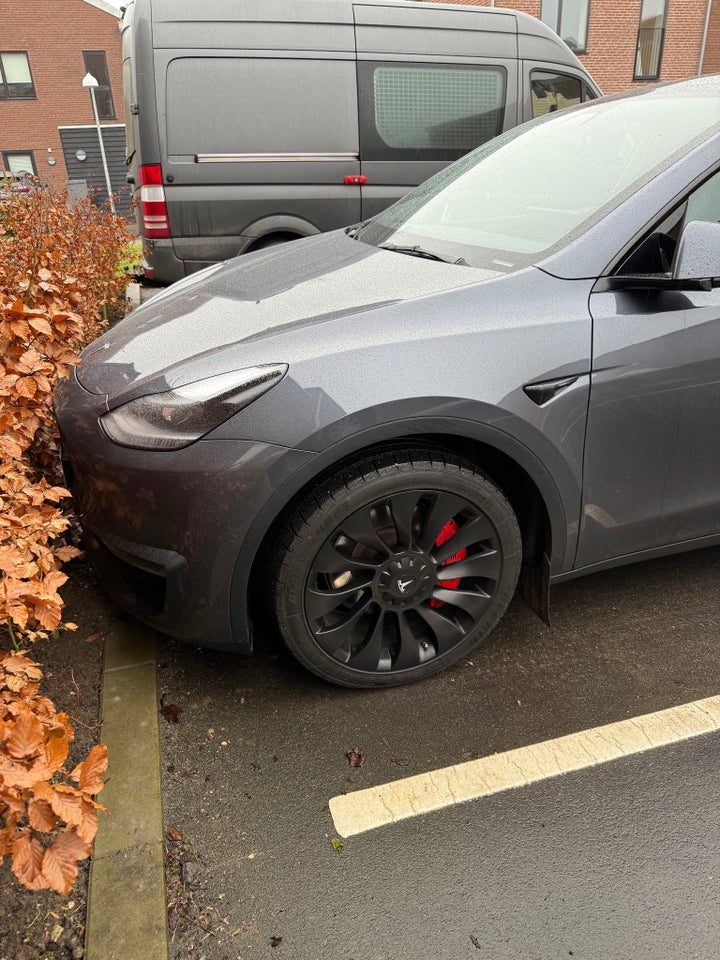Tesla Model Y Long Range AWD 5d
