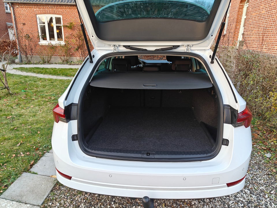 Skoda Octavia 1,4 TSi iV Plus Combi DSG 5d