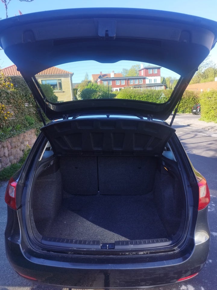 Seat Ibiza 1,4 16V Reference ST 5d