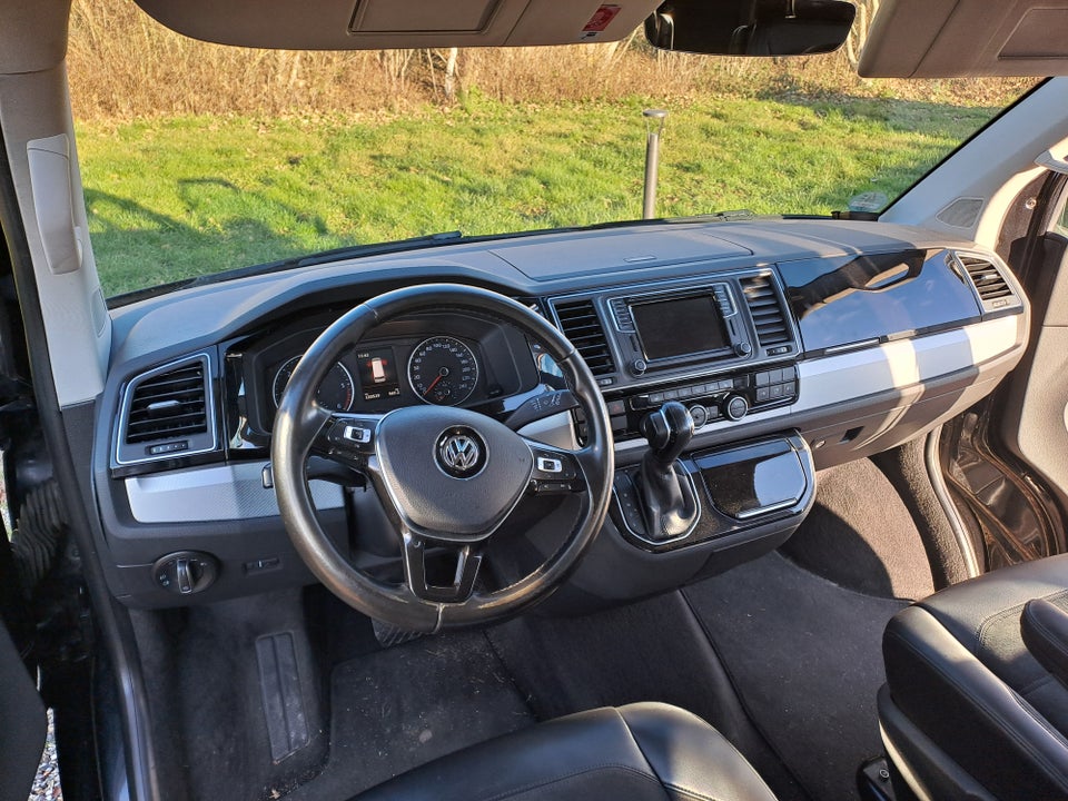 VW Multivan 2,0 TDi 204 Highline DSG kort