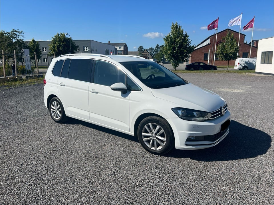 VW Touran 2,0 TDi 150 Highline 7prs 5d