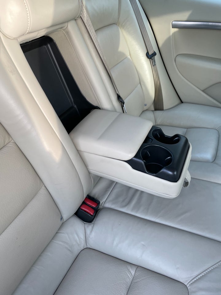 Volvo S80 2,5 T Momentum aut. 4d