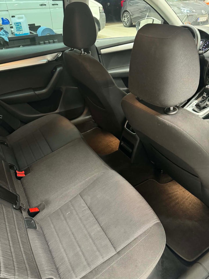 Skoda Octavia 1,6 TDi 110 Style DSG 5d