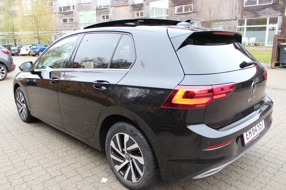 VW Golf VIII 1,4 eHybrid DSG 5d