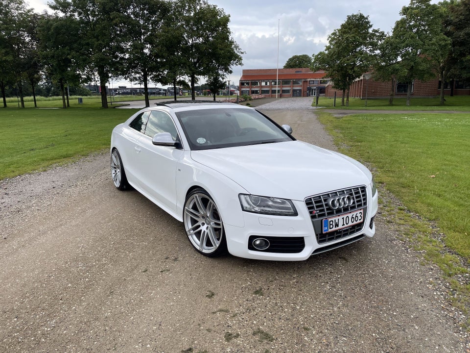 Audi S5 4,2 FSi Coupé quattro 2d