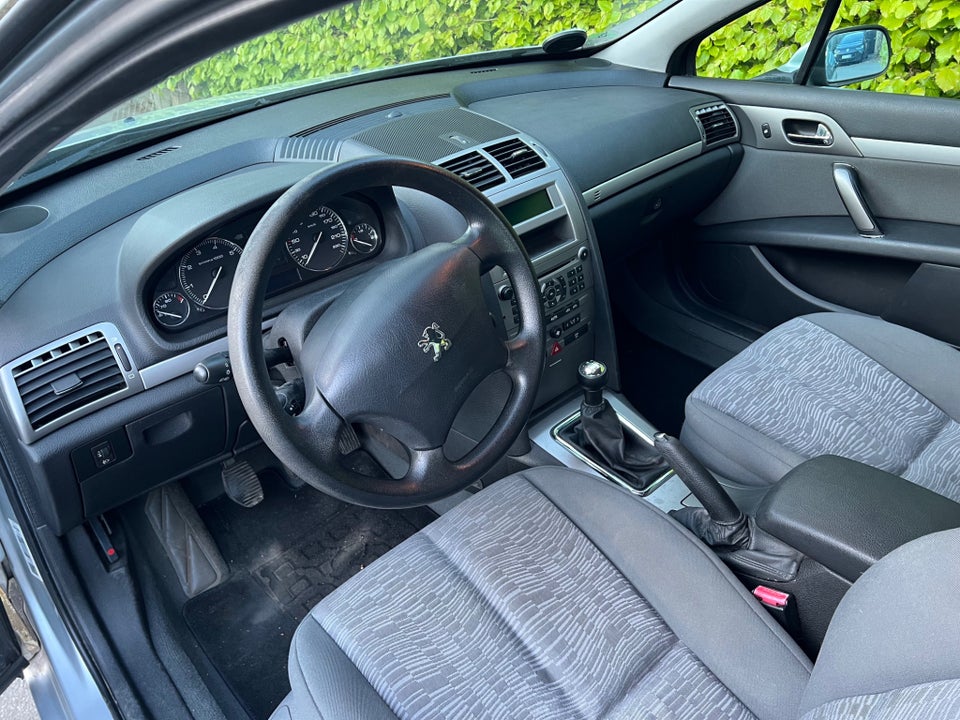 Peugeot 407 2,0 XR 4d