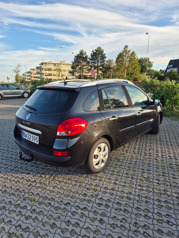 Renault Clio III 1,2 16V TCe Authentique Sport Tourer 5d