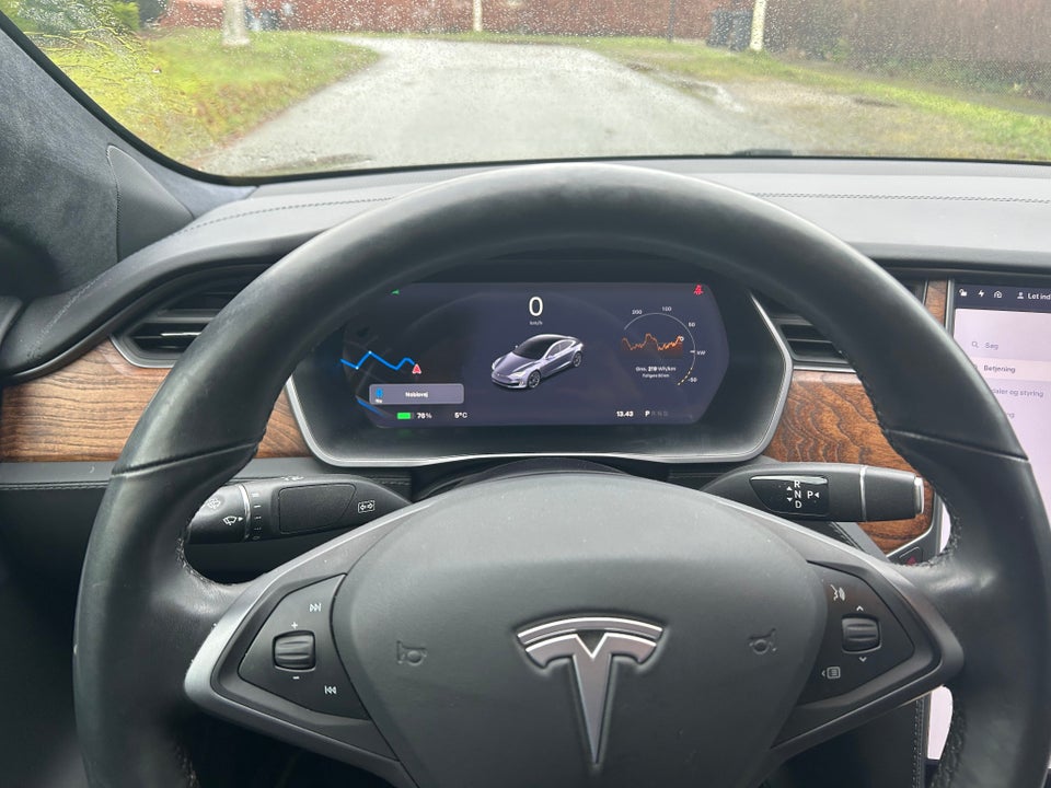 Tesla Model S Standard Range AWD 5d