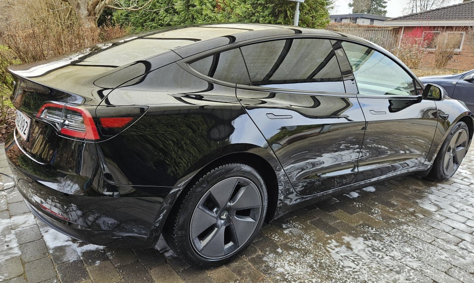 Tesla Model 3 Standard Range+ RWD 4d