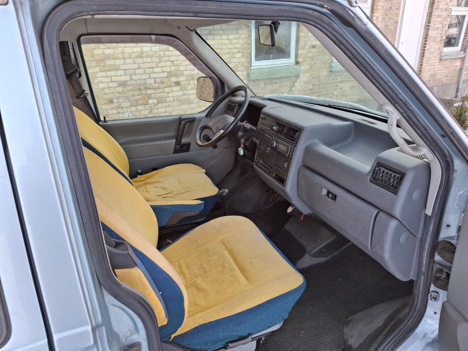 VW Transporter 2,5  4d