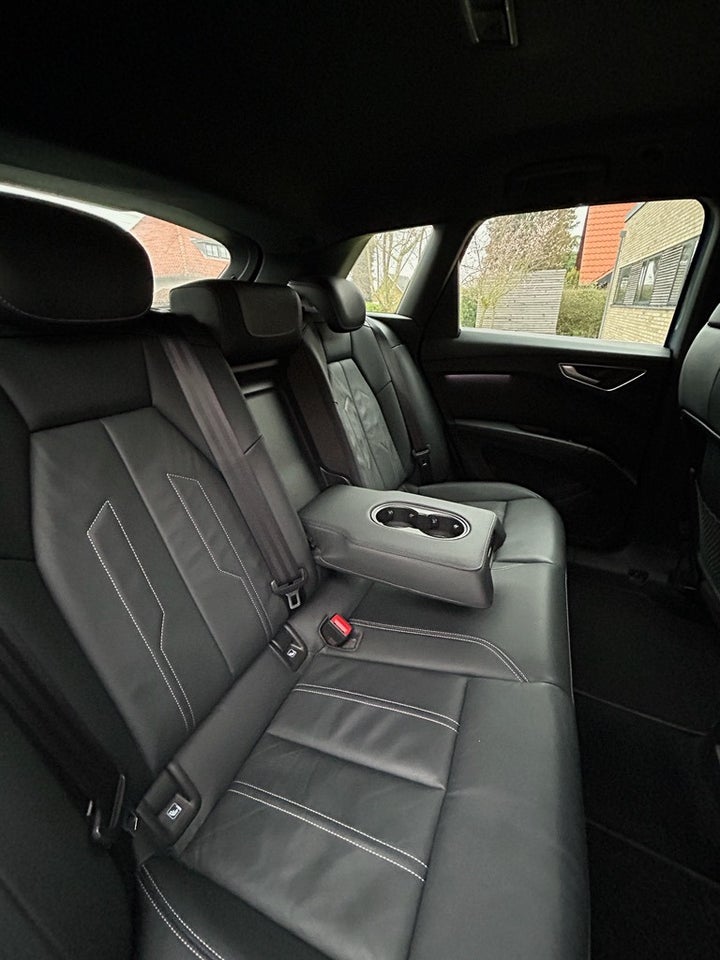 Audi Q4 e-tron 50 S-line quattro 5d
