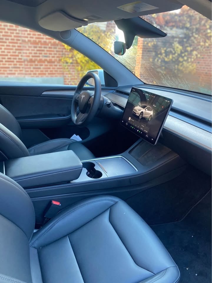 Tesla Model Y Long Range AWD 5d