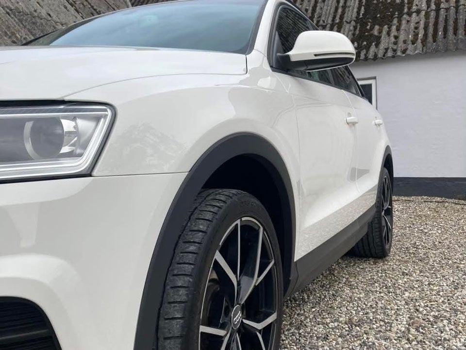 Audi Q3 1,4 TFSi 150 S-tr. 5d