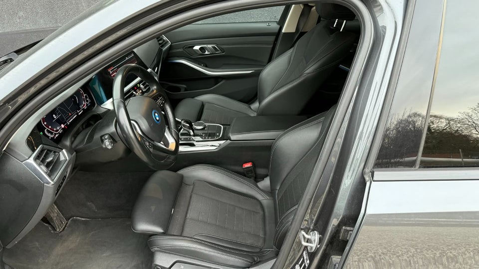 BMW 330e 2,0 Touring Sport Line aut. 5d