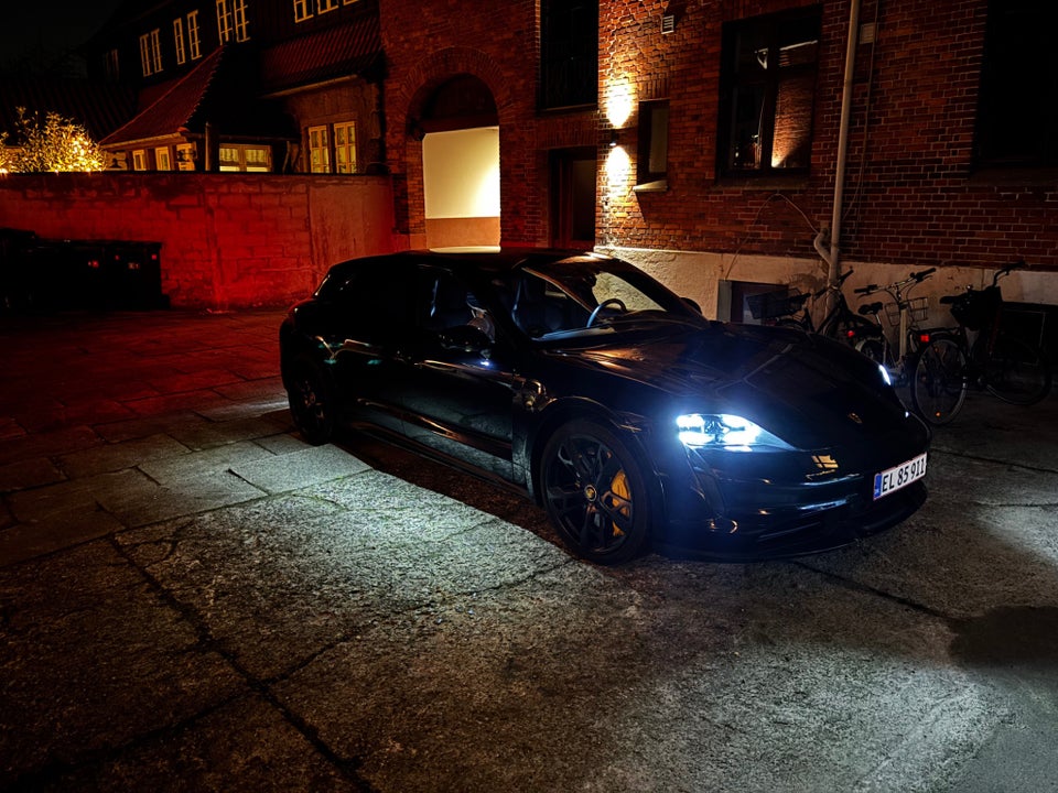 Porsche Taycan Turbo S Performance+ Cross Turismo 5d