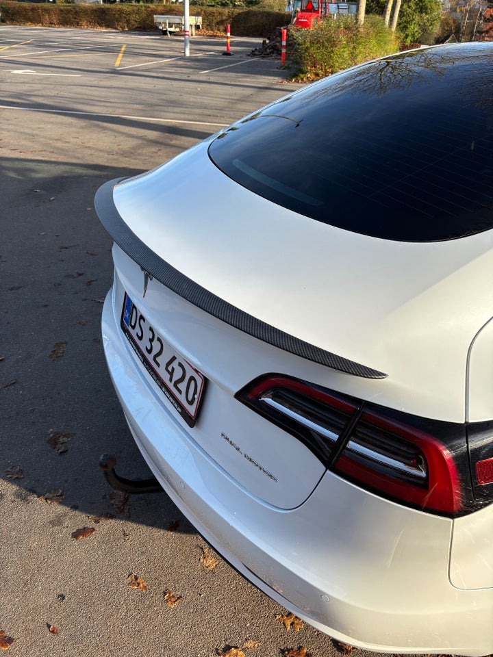 Tesla Model 3 Long Range AWD 4d