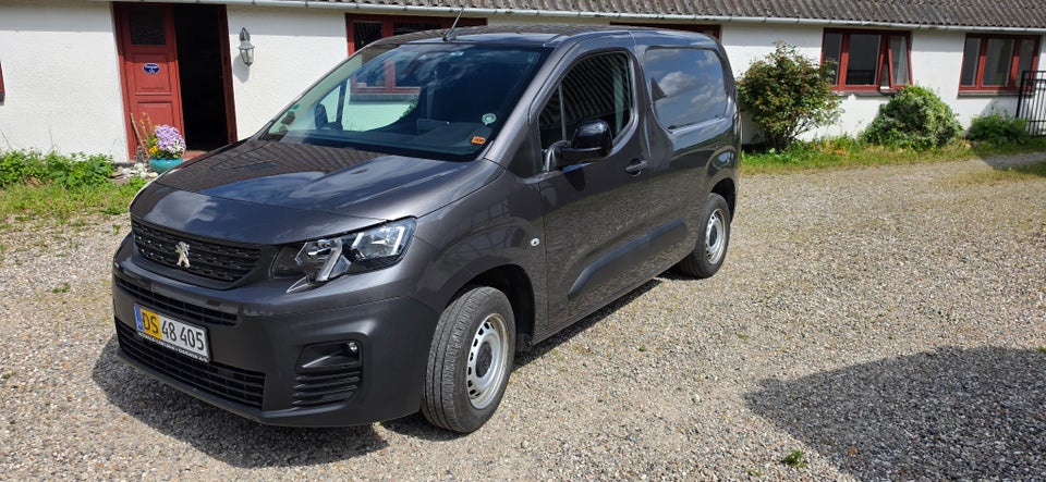 Peugeot Partner 1,5 BlueHDi 100 L1V1 Ultimate Van