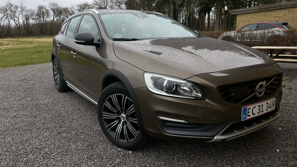 Volvo V60 CC 2,4 D4 190 Momentum aut. AWD 5d