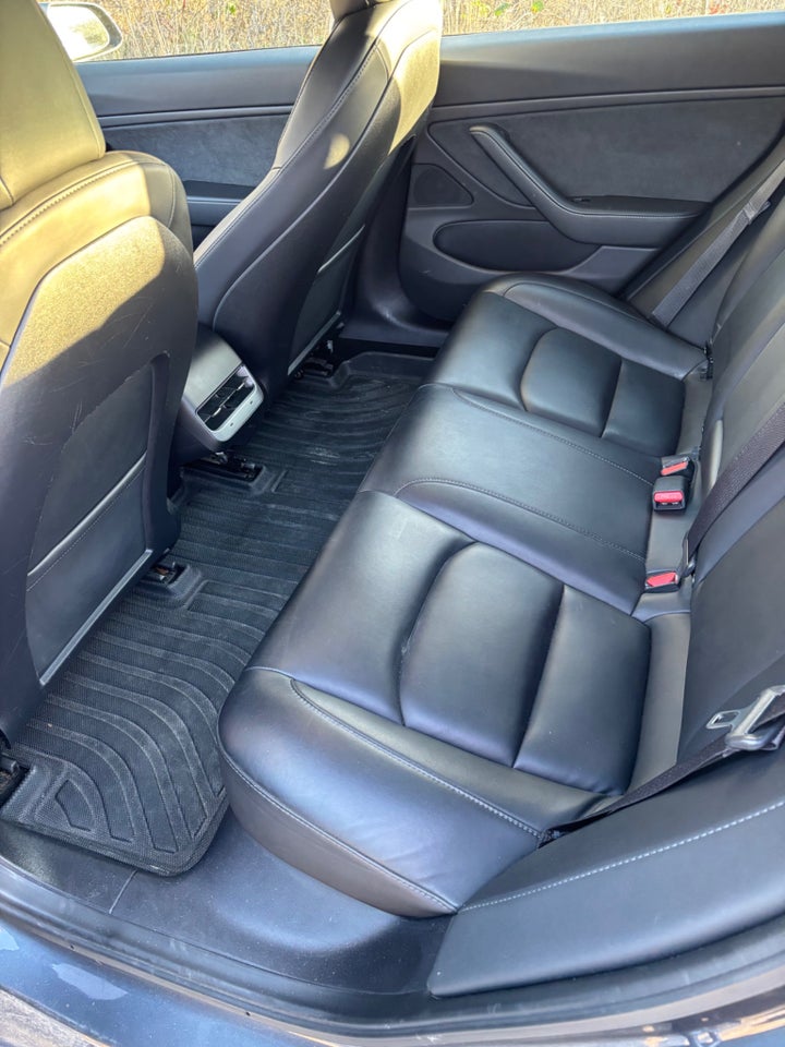 Tesla Model 3 Long Range AWD 4d