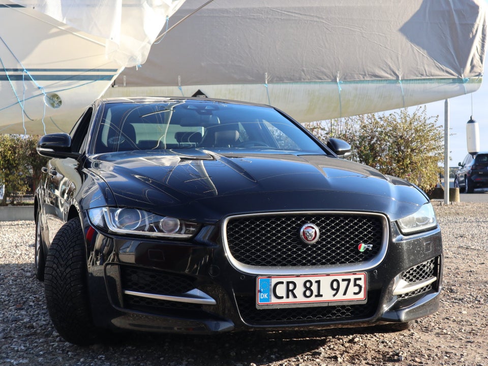 Jaguar XE 2,0 D180 R-Sport 4d