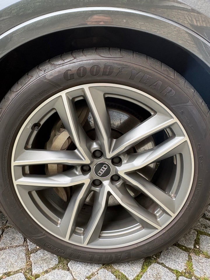 Audi Q7 55 TFSi e S-line quattro Tiptr. 5d