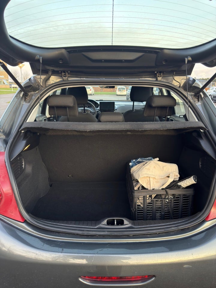 Peugeot 208 1,0 VTi Access 5d