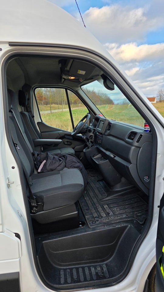 Nissan Interstar 2,3 dCi 150 L2H2 Tekna Van