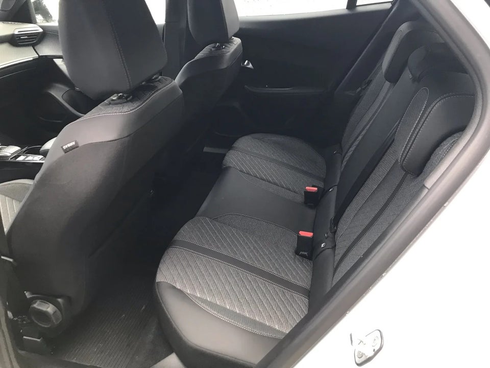 Peugeot 2008 1,2 PureTech 130 Allure EAT8 5d